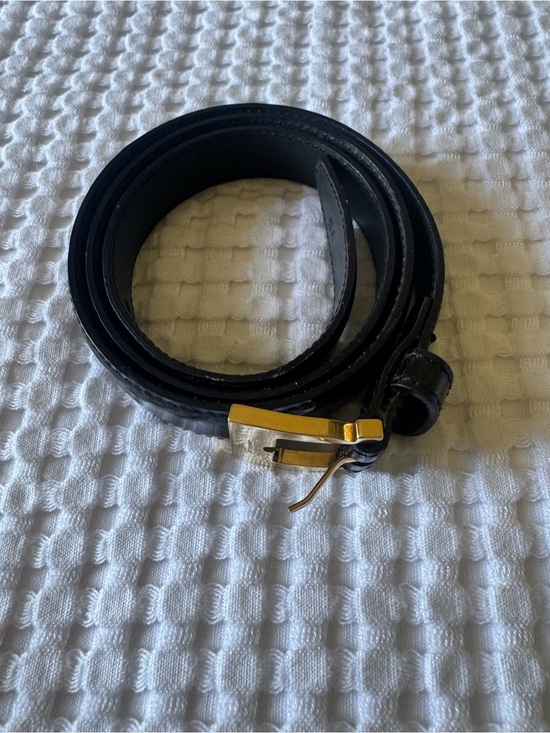 Salvatore Ferragamo Black Leather Belt with Gold Buckle Accent main image 9